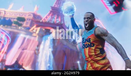 VERÖFFENTLICHUNGSDATUM: 16. Juli 2021 TITEL: Space Jam: A New Legacy STUDIO: Warner Animation Group REGIE: Malcolm D. Lee HANDLUNG: NBA-Superstar LeBron James schließt sich mit Bugs Bunny und dem Rest der Looney Tunes zusammen, um diese lang erwartete Fortsetzung zu erhalten. HAUPTROLLE: LEBRON JAMES. (Kreditbild: © /Entertainment Picturs) Stockfoto