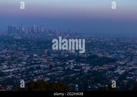 Das berühmte Griffith Observatory Museum auf den Hollywood Hills in Los Angeles, Kalifornien, USA Stockfoto