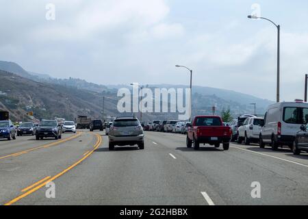 Fahrt auf dem Pacific Coast Highway zwischen Malibu und Los Angeles, Kalifornien, USA Stockfoto