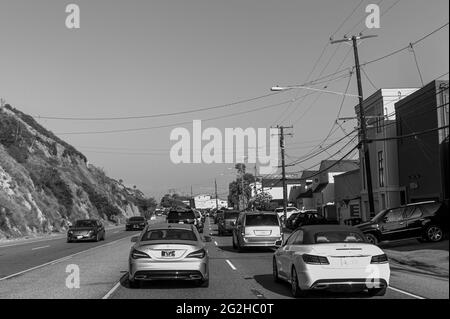 Fahrt auf dem Pacific Coast Highway zwischen Malibu und Los Angeles, Kalifornien, USA Stockfoto