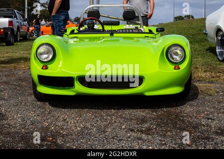 Leuchtend grüner Cabrio-Sportwagen Stockfoto