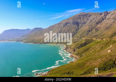 Hout Bay Strand entlang Chapmans Peak Drive in Kapstadt Südafrika Stockfoto