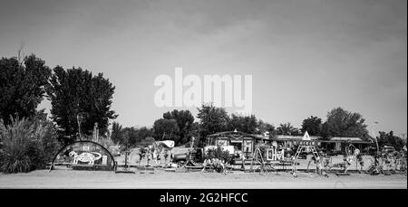 Carl's Critter Garden liegt neben der Utah State Route 24 in der Nähe des Capitol Reef National Park in Richtung Hanksville, Utah, USA Stockfoto