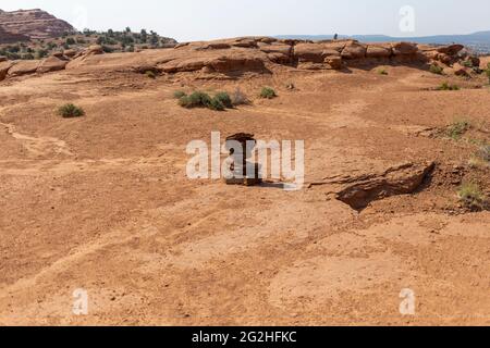 Wanderung durch den Angel's Palace Trail im Kodakchrome Basin State Park, Utah, USA. Stockfoto