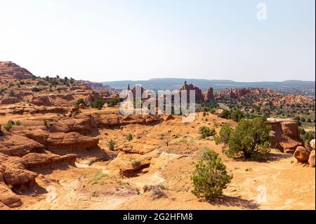 Wanderung durch den Angel's Palace Trail im Kodakchrome Basin State Park, Utah, USA. Stockfoto