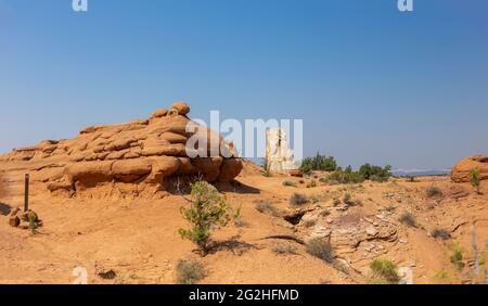 Wanderung durch den Angel's Palace Trail im Kodakchrome Basin State Park, Utah, USA. Stockfoto