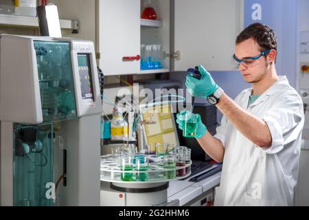 SYNLAB geht an die Öffentlichkeit Stockfoto