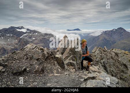 Lawinenspitze, 1833m. Anstrengende Wanderung zum berühmtesten Gipfel im Arthur's Pass National Park. Südinsel, Neuseeland Stockfoto