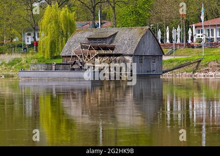 Historische Schiffsmühle an der Weser, Minden, Nordrhein-Westfalen, Deutschland Stockfoto