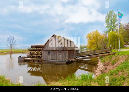 Historische Schiffsmühle an der Weser, Minden, Nordrhein-Westfalen, Deutschland Stockfoto