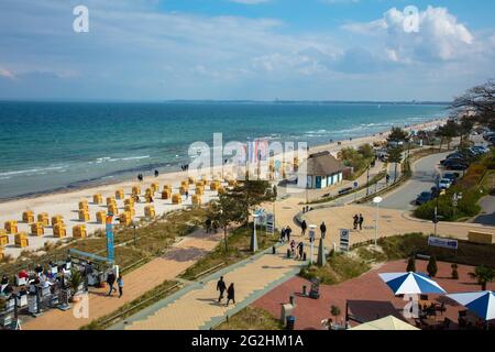 Schleswig-Holstein, Ostseeküste. Lübecker Bucht, Scharbeutz. Blick auf die Dünenmeile, den Strand und die Ostsee. Stockfoto