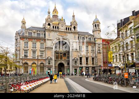 Außenansicht des Bahnhofs Antwerpen, Belgien, Europa Stockfoto