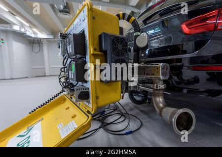 Mobile Emissionsmessung im Dekra Technology Center am Lausitzring Stockfoto