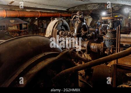 Höhle mit einem alten Wasserkraftwerk in der drei-Brüder-Schacht bei Freiberg Stockfoto