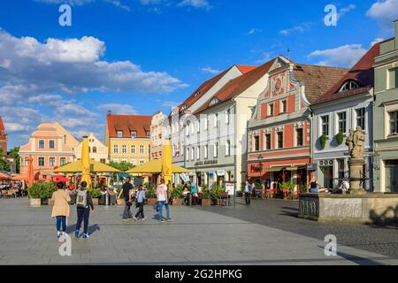 Der Cottbus Altmarkt bildet aufgrund seiner Kohäsion und relativen Einheitlichkeit ein beeindruckendes Ensemble Stockfoto