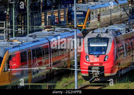 Cottbus Hauptbahnhof: Neuer Verkehrsknotenpunkt im südlichen Brandenburg Stockfoto