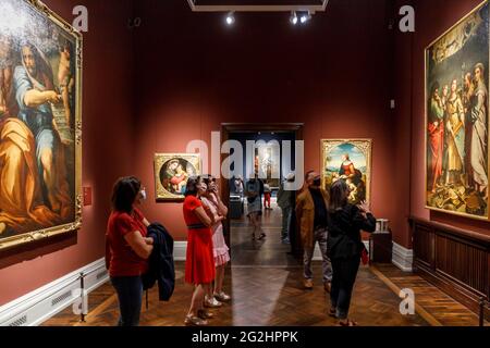 Dresdner Zwinger mit Gemäldegalerie alter Meister Stockfoto