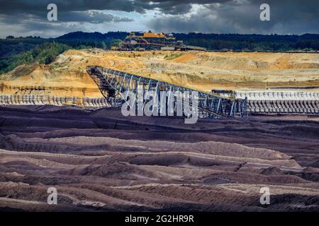 Förderbrücke F60 in der Grube der Tagebaumine Welzow-Süd. Stockfoto