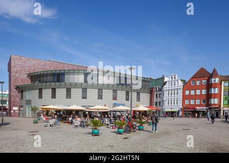 Rathausplatz, historische Häuser, lange Straße, Einkaufsstraße, Delmenhorst, Niedersachsen, Deutschland, Europa Stockfoto