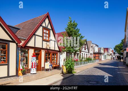 Rostock-Warnemünde, historische Fischerhäuser in der Alexandrinenstraße Stockfoto