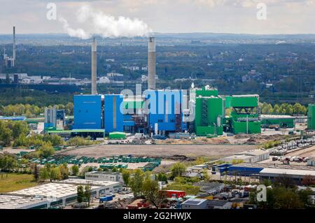 Herten, Ruhrgebiet, Nordrhein-Westfalen, Deutschland - Abfallkraftwerk AGR-RZR Herten, das Entsorgungsunternehmen Ruhrgebiet (AGR) betreibt an einem Standort eine Müllverbrennungsanlage für kommunale und gewerbliche Abfälle sowie für gefährliche Abfälle RZR jährlich werden 400,000 Kilo "grünen" klimaschonenden Wasserstoff erzeugt, Die vor Ort an einer öffentlichen Tankstelle für Pkw und Lkw zur Verfügung stehen. Stockfoto