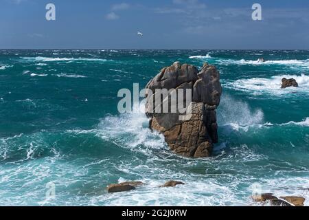 Solide wie ein Fels, Île d´Ouessant, Frankreich, Bretagne, Finistère Department Stockfoto