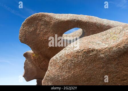 Granitfelsen auf der Île Renote bei Trégastel, Frankreich, Bretagne, Département Côtes d´Armor, Côte de Granit Rose Stockfoto