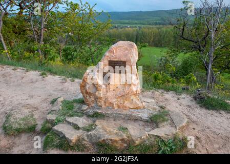 Deutschland, Sachsen-Anhalt, Weddersleben, Gedenkstein für Johann Wolfgang Goethe an der Teufelsmauer im Harz Stockfoto