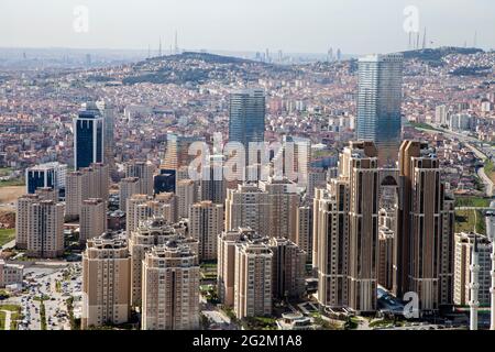 Moderne Wolkenkratzer Apartment Blick in Istanbul Ataşehir.Atasehir,IstanbulTürkei - 04-02-2013 Stockfoto
