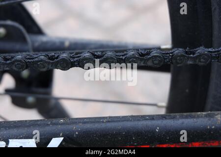 Schmutziges Fahrrad Teilansicht im Freien Stockfoto