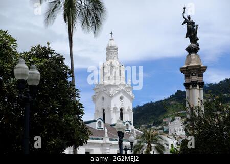 Ecuador Quito - Unabhängigkeitsplatz mit Unabhängigkeitsdenkmal Stockfoto