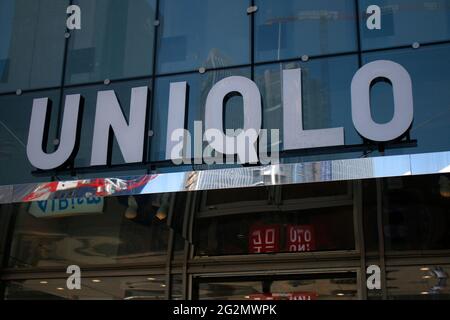 das Logo der Marke/ das Logo der Marke 'Uniqlo', Paris, Frankreich/ France (nur für redaktionelle Verwendung. Keine Werbung. Referenzdatenbank: H Stockfoto