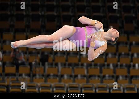 München, Deutschland. Juni 2021. Sarah VOSS (GER), Action, Ground, Allesfrauen. Gymnastik 2. Olympia-Qualifikation in München am 12. Juni 2021. Kredit: dpa/Alamy Live Nachrichten Stockfoto