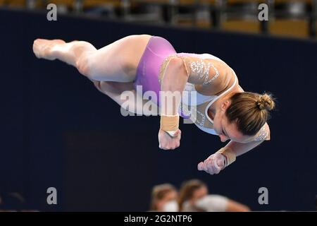 München, Deutschland. Juni 2021. Sarah VOSS (GER), Action, Ground, Allesfrauen. Gymnastik 2. Olympia-Qualifikation in München am 12. Juni 2021. Kredit: dpa/Alamy Live Nachrichten Stockfoto