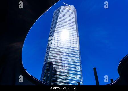 Der Torre de Cristal - Glass Tower ist ein Wolkenkratzer im Cuatro Torres Business Area, CTBA, in Madrid, Spanien, der 2008 fertiggestellt wurde. Mit einer Endhöhe Stockfoto