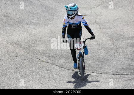 Valerie VOSSEN aus Belgien tritt am 8. Mai 2021 in Verona, Italien, beim UCI BMX Supercross World Cup Round 1 in der BMX Olympic Arena an Stockfoto