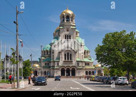 Sofia, Bulgarien - 18 2019. Mai: Die Alexander-Newski-Kathedrale ist eine bulgarisch-orthodoxe Kathedrale in der Hauptstadt Bulgariens. Stockfoto