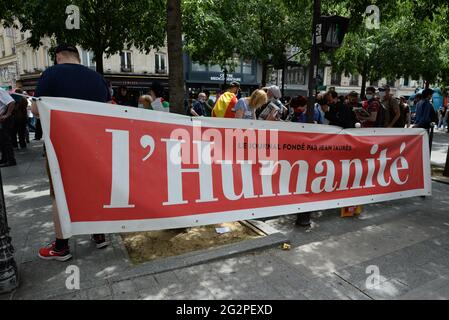 Paris, fast 10,000 Menschen marschierten vom Place de Clichy zum Place of Republique, gegen die extreme Rechte und ihre Ideen Stockfoto