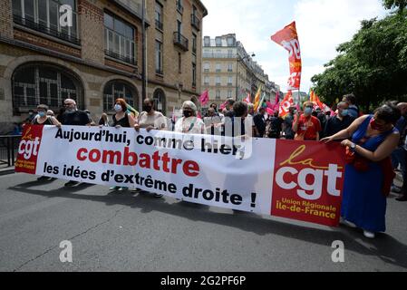 Paris, fast 10,000 Menschen marschierten vom Place de Clichy zum Place of Republique, gegen die extreme Rechte und ihre Ideen Stockfoto