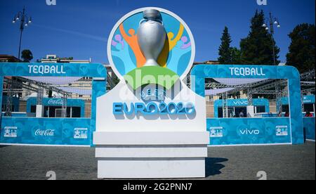 Eröffnung des UEFA-Festivals, einer Reihe von Initiativen im Zusammenhang mit der Euro 2020, die in Rom stattfinden wird. Piazza del Popolo Drehpunkt der Fanzone Stockfoto