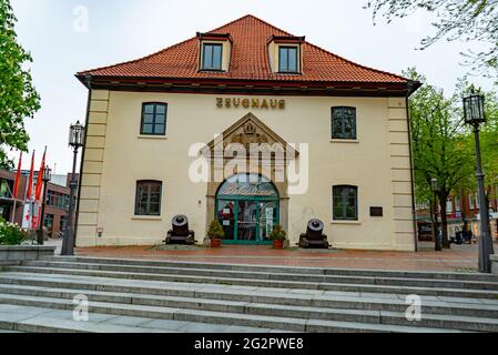 Historisches Stadtzentrum von Stade in Deutschland - STADT STADE, DEUTSCHLAND - 10. MAI 2021 Stockfoto