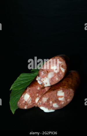 Käsekrainer, geräucherte Bratwürste mit grobem Wurstfleisch aus Schweinefleisch Stockfoto