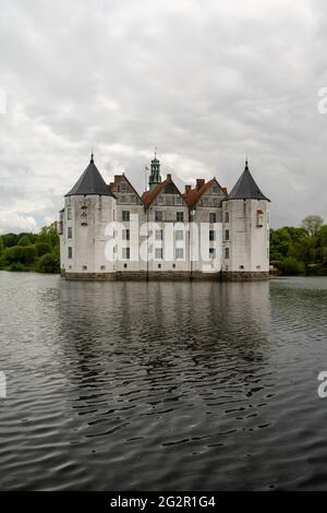 Gluecksburg, Deutschland - 27. Mai 2021: Blick auf die Gluecksburg in Norddeutschland Stockfoto