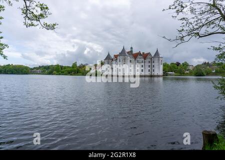 Gluecksburg, Deutschland - 27. Mai 2021: Blick auf die Gluecksburg in Norddeutschland Stockfoto