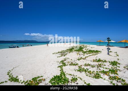 Strandspaziergang in Nosy Iranja Stockfoto