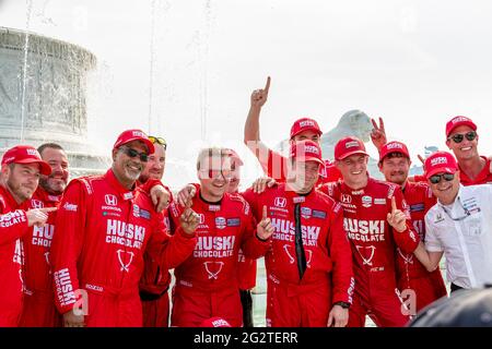 Detroit, Michigan, USA. Juni 2021. MARCUS ERICSSON (8) aus Kumla, Schweden, gewinnt den Chevrolet Detroit Grand Prix auf der Belle Isle in Detroit, Michigan. Kredit: Brandon Carter Grindstone Medien/ASP/ZUMA Wire/Alamy Live Nachrichten Stockfoto