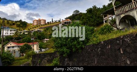 Eine Berggemeinde in St. Vincent und den Grenadinen. Foto aufgenommen Monate vor dem Ausbruch des Vulkans La Soufriere auf der Insel. Stockfoto