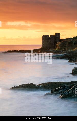 Pendennis Point bei Falmouth in Cornwall, aufgenommen bei Sonnenaufgang. Stockfoto