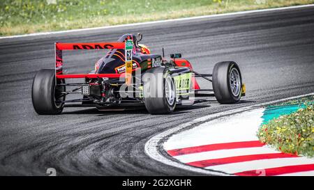 Oschersleben, 26. April 2019: Der norwegische Rennfahrer Dennis Hauger fährt einen Van Amersfoort Racing-Einsitzer Stockfoto