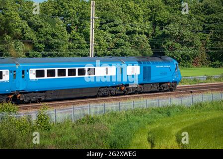 Der Blue Pullman HST-Zug fährt am 12. Juni 2021 auf der Settle & Carlisle Pullman-Exkursion von Bristol Temple Meads nach Carlisle durch Winwick. Der Stockfoto